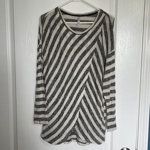 Women’s L black & white Xhilaration light sweater.